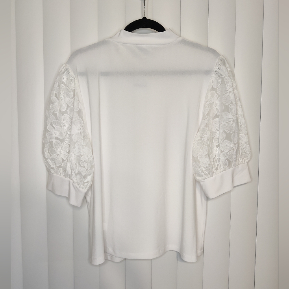 NWT CeCe Ivory White Blouse - Picture 2 of 3